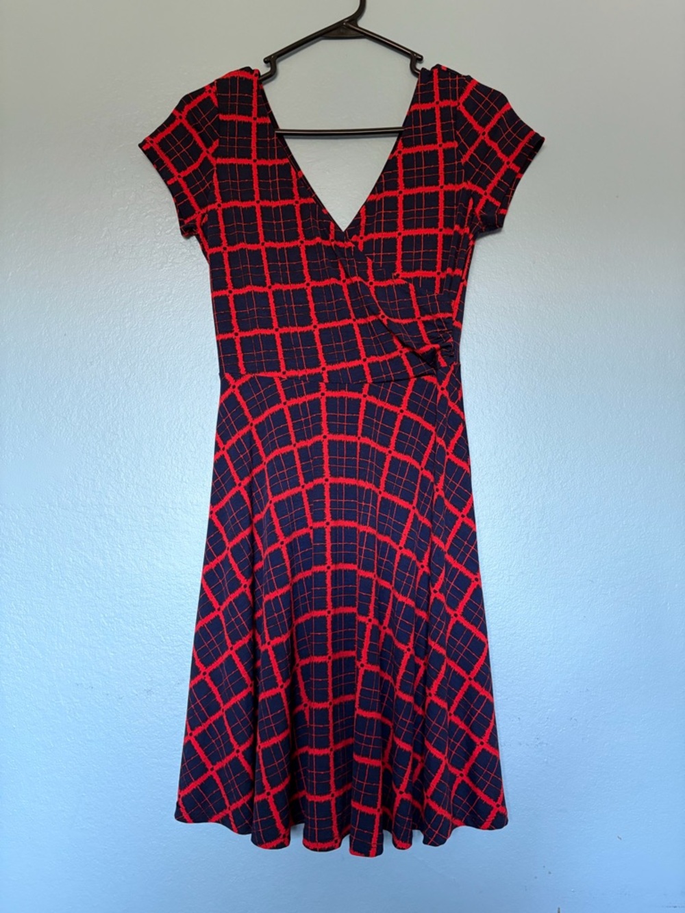 Gilli Red and Black Plaid V-Neck Midi Dress